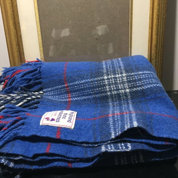 VINTAGE HIGHLAND HOME INDUSTRIES ALL WOOL THROWS SIZE 48 x 52 - Picture 6 of 8
